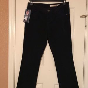 NWT-DKNY jeans